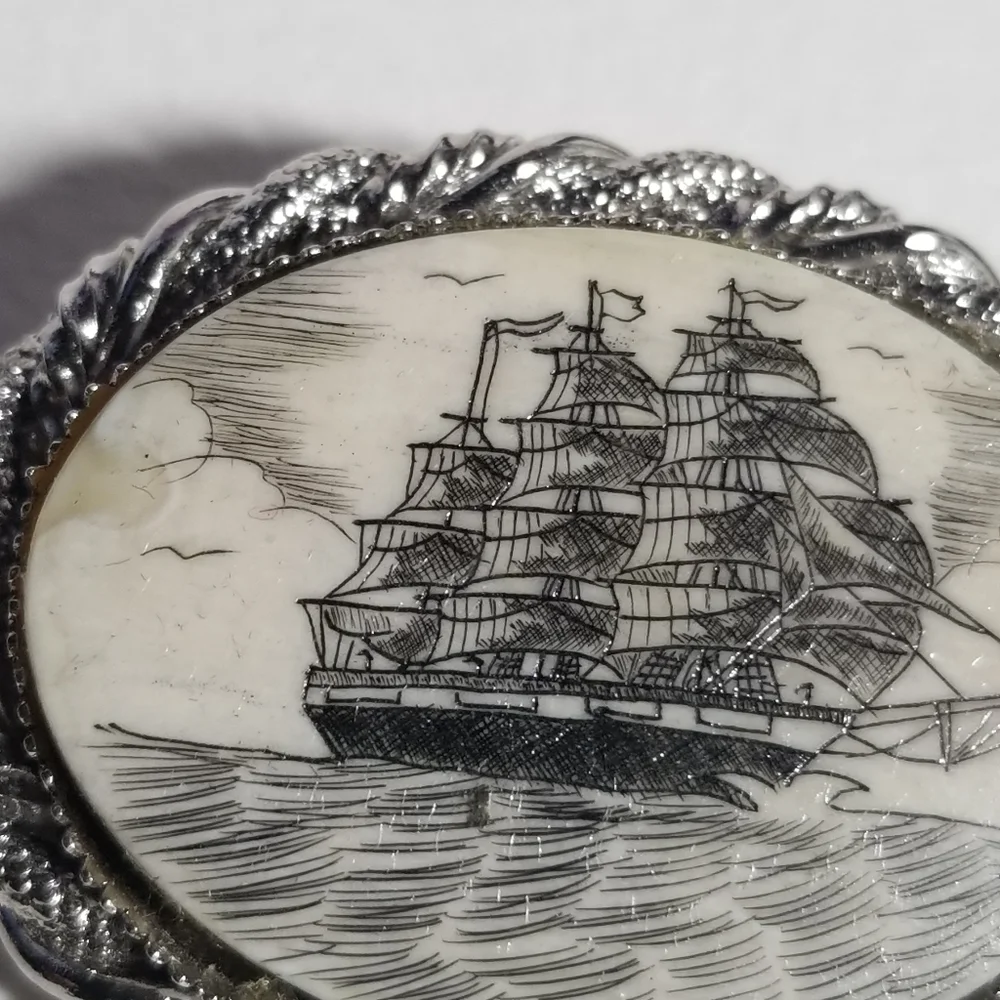 Relisted -Vintage ship brooch scrimshaw style silver tone boat nautical pin - Picture 6 of 11